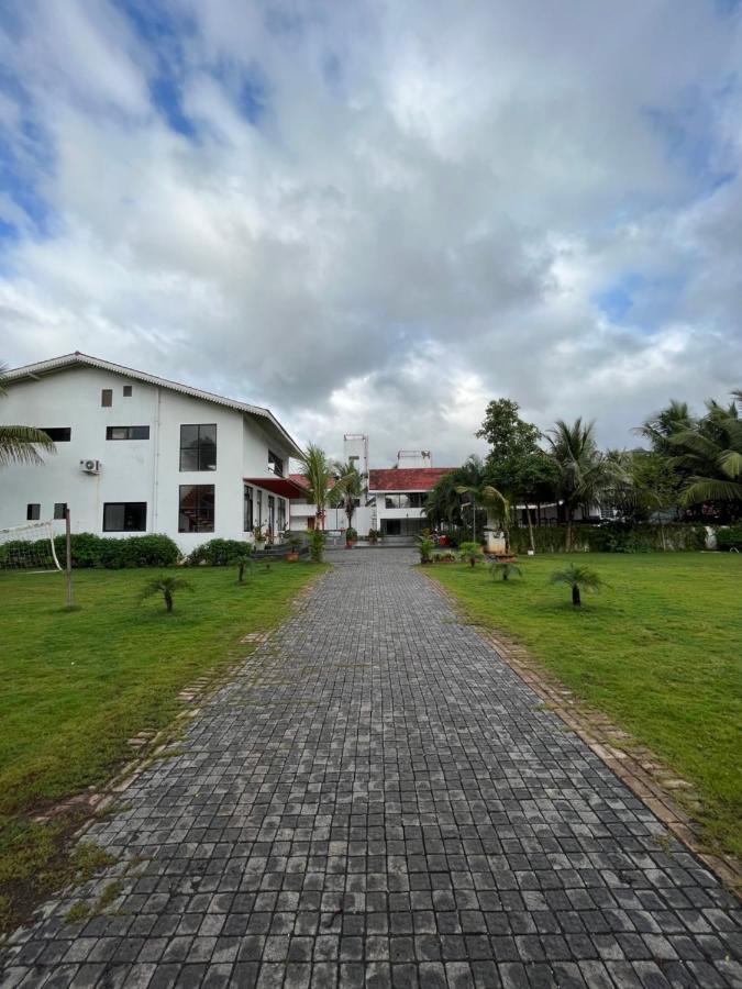 The Green Estate Resort Nashik Exterior photo